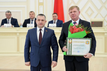 Иван Крупко вручил Почетные грамоты победителям ежегодного смотра по наведению порядка на территории Гомельской области