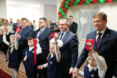 В Коммунаре Буда-Кошелевского района открыли новый корпус средней школы