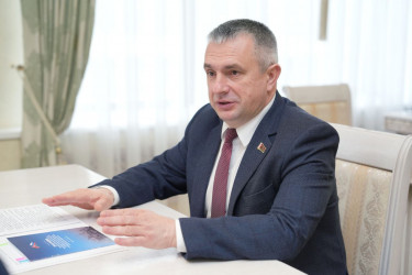 Председатель облисполкома Иван Крупко встретился с заместителем руководителя Федерального архивного агентства России Андреем Юрасовым и директором Департамента по архивам и делопроизводству Министерства юстиции Беларуси Олегом Воиновым Председатель облисполкома Иван Крупко встретился с заместителем руководителя Федерального архивного агентства России Андреем Юрасовым и директором Департамента по архивам и делопроизводству Министерства юстиции Беларуси Олегом Воиновым