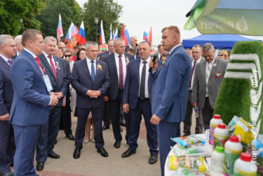 На набережной Сожа развернулась выставка достижений предприятий Гомельской области